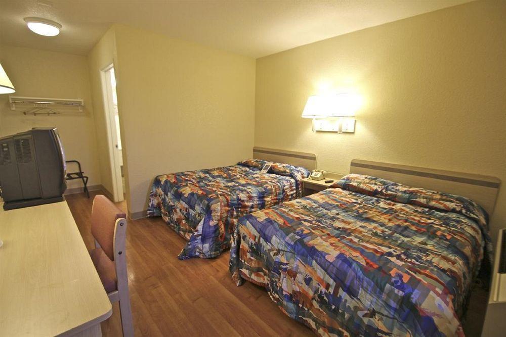 Motel 6 Manhattan Kansas Buitenkant foto
