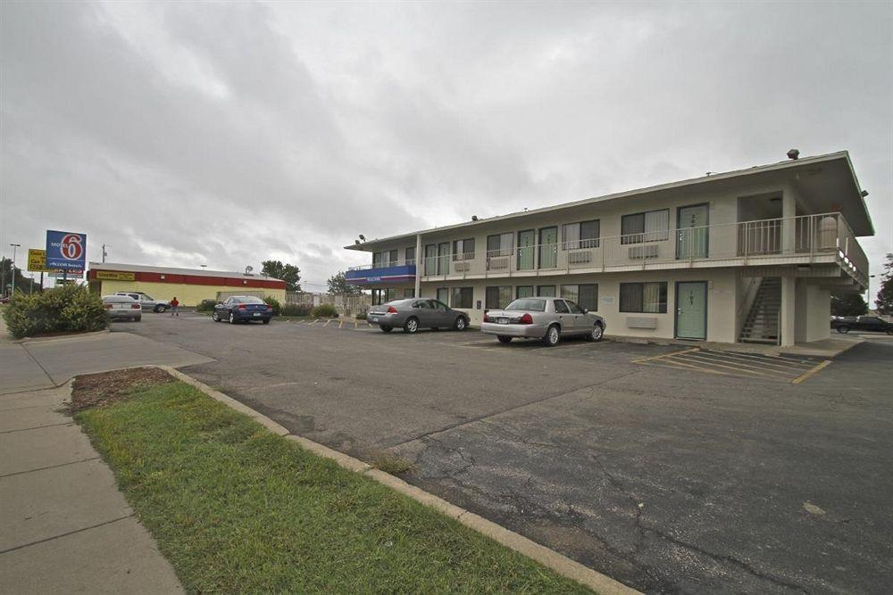 Motel 6 Manhattan Kansas Buitenkant foto