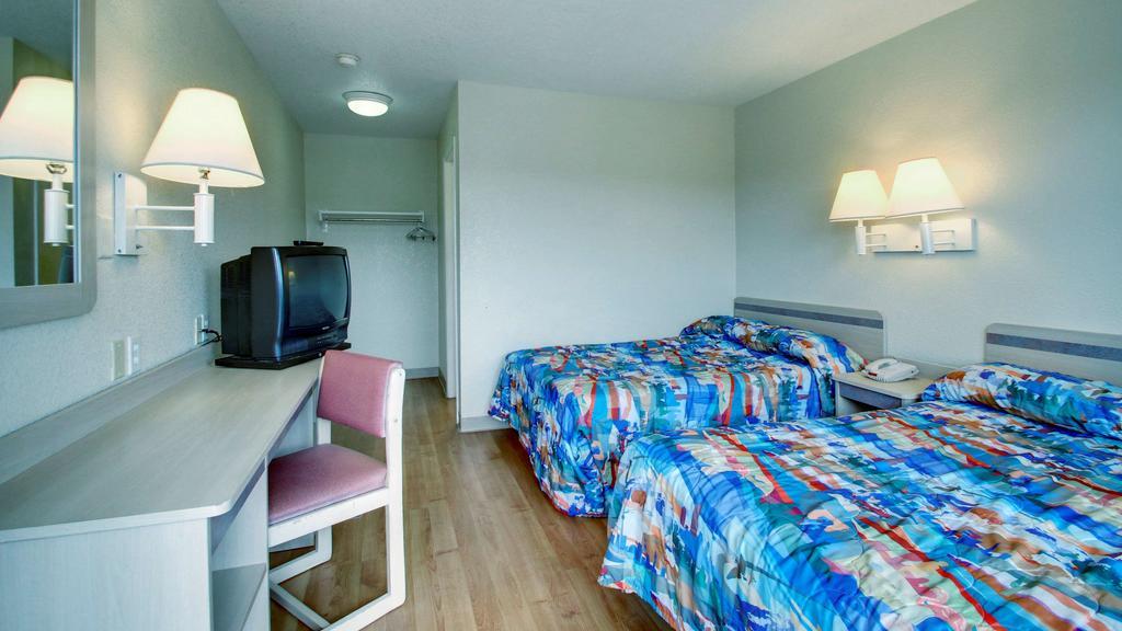 Motel 6 Manhattan Kansas Buitenkant foto